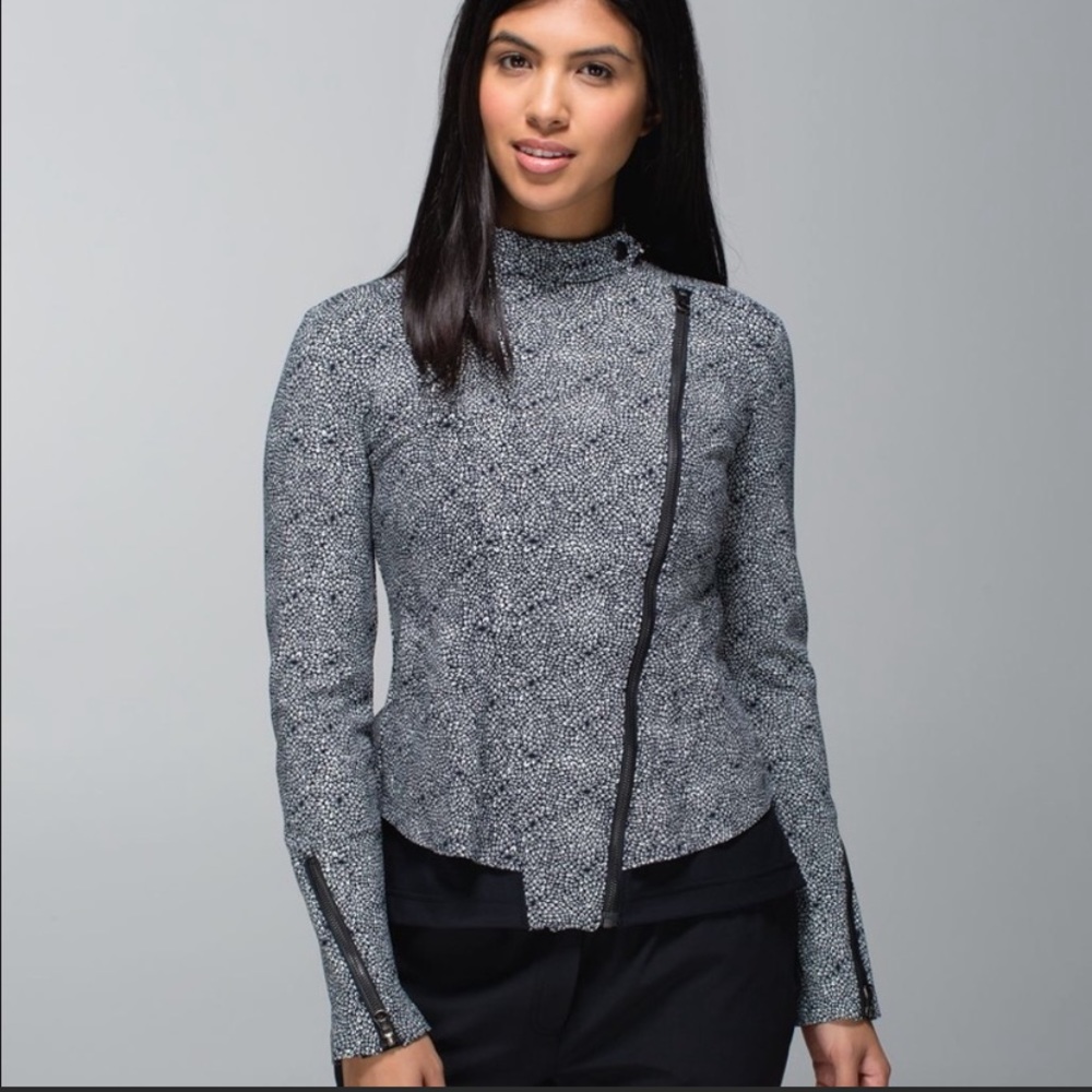 Lululemon Bust A Move jacket Rare. Black and white. Size Large.